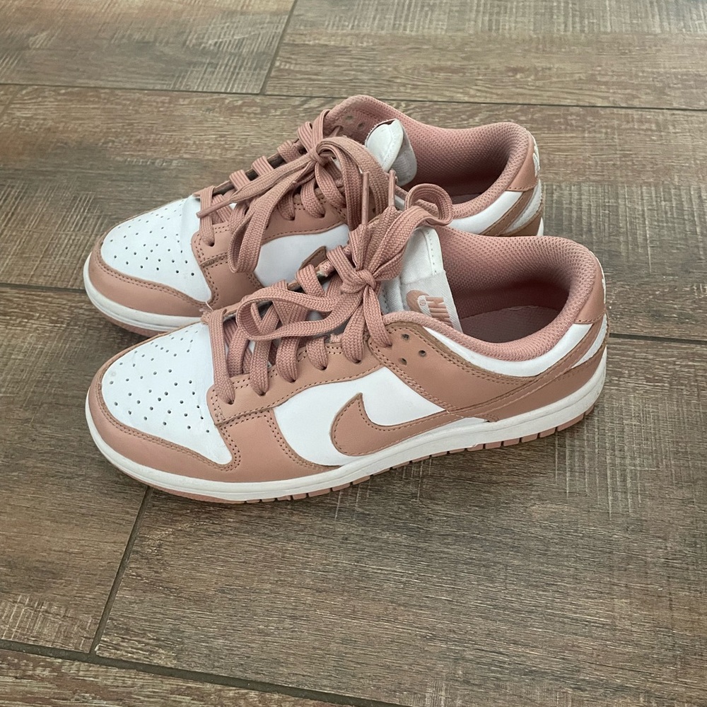 Women’s Nike dunks White/Rose Whisper sz 7